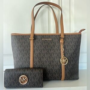 MICHAEL KORS 🤎 SADY TOTE & FULTON CARRYALL WALLET